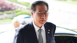법무장관 "화성 화재 유가족 입국&middot;체류 지원할 것"