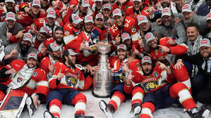 NHL 플로리다, '3연승→3연패→최종전 승리' 창단 첫 스탠리컵 우승