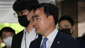 '민주당 돈봉투 의혹' 윤관석 대법서 유죄 확정&hellip;징역 2년