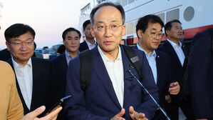 추경호, 사의 표명 닷새 만에 복귀&hellip;"치열하게 임하겠다"