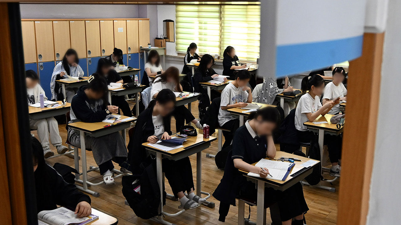 6월 모의평가 준비하는 수험생들