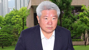 김홍일 방통위원장 자진 사퇴&hellip;윤 대통령 사의 수용