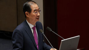 한덕수 총리 "방통위원장 사퇴는 정말 비극적인 사태"