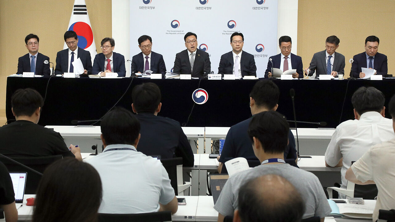 김병환 기획재정부 1차관이 1일 정부세종청사에서 역동경제 로드맵 등 2024년 하반기 경제정책방향에 관해 사전 브리핑을 하고 있다. (사진=연합뉴스)