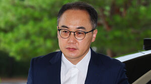 '검사 탄핵' 반발 확산&hellip;검사장들 "법치 무너져, 야만적 사태"
