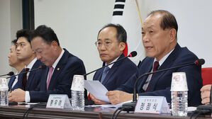 황우여 "전대 과도한 비난전&hellip;당헌당규 어긋나면 엄중 조치"
