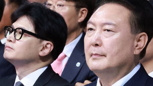 김건희 여사 문자 5건 원문 공개&hellip;"다 제 탓, 결정해주면 따르겠다"