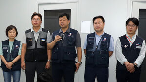 한국노총 "최저임금 아쉬운 결정"&hellip;민주노총 "못 받아들여"