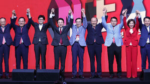 여 지도부 "야, 대통령 탄핵하려&hellip;똘똘 뭉쳐 지키자"