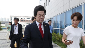 '신도 성추행 의혹' 허경영 7시간 경찰 조사&hellip;혐의 부인