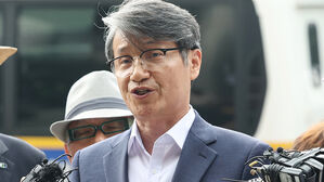 경찰, 최재영 목사 '선거법 위반 &middot; 명예훼손 혐의' 검찰 송치