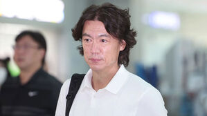 홍명보 감독 유럽 출장&hellip;"외국인 코치 직접 면접"
