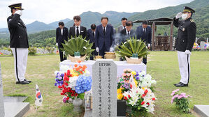국민의힘 지도부, 순직 1주기 앞둔 채 해병 묘소 참배
