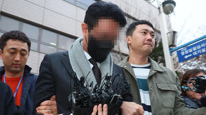 '이선균 협박' 실장에 마약 준 의사 석방&hellip;전자발찌 조건