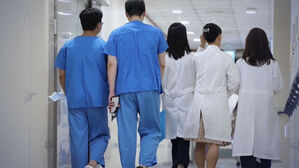 대통령실 "일괄 사직은 전공의에 마지막 기회…전문의 중심 상급병원 전환"