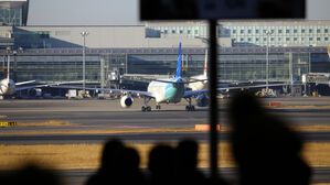 일 하네다 공항 관제 시스템 오류&hellip; 항공기 80여 편 결항