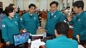 야당, '전국민 25만 원 지원금' 법안 행안위 단독 처리