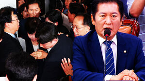 [영상] 정청래 "형사 고발 안 당하고 싶으면 떠나세요! 명령합니다!"&hellip;'탄핵 청문회' 길 막히자 꺼낸 '강력 경고'