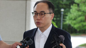 검찰총장, "대통령 부인 조사 원칙 안 지켜져&hellip;국민께 깊이 사과"