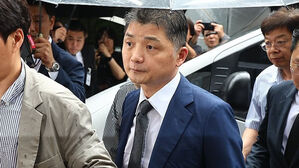 'SM 시세조종' 카카오 김범수 구속심사 출석&hellip;묵묵부답
