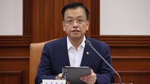 최상목 "기상이변으로 7월 물가 일시적 반등 가능성"