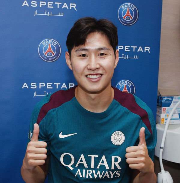 PSG 훈련장에 복귀해 메디컬 테스트를 받은 이강인 (사진=PSG 인스타그램 캡처, 연합뉴스)