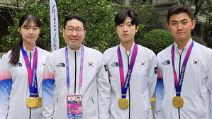 이상현 선수단 부단장, 김제덕 등 태인 체육장학생 선전 기원
