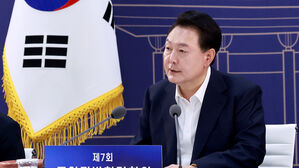 윤 대통령 "진정한 지방시대로 저출생 극복&hellip;과감한 권한이양&middot;재정지원"