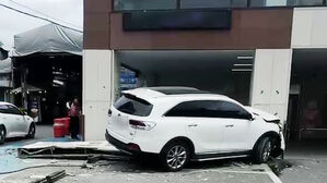 광주 대인시장 주차장서 SUV 돌진&hellip;인명피해 없어