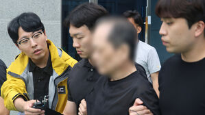 '형제 살인' 피의자 구속 기소&hellip;현장 감식서 핏자국