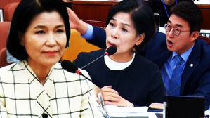 [영상] "어머 웃을 상황이에요?" 대뜸 웃어버린 이진숙에 '깜짝'&hellip;"성격 이상합니다 진짜!" "제 성격이 왜?!" 또 발끈