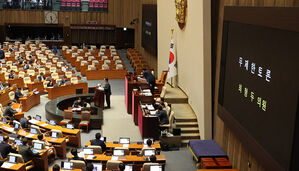 방문진법 상정에&hellip;'방송4법' 나흘째 필리버스터