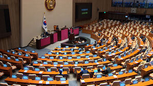 방문진법 통과&middot;EBS법 상정&hellip;닷새째 필리버스터