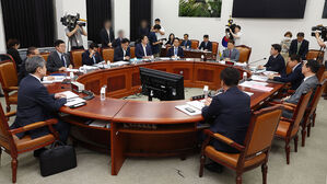 "북한, 올해 미사일 14회&middot;48발 발사&hellip;단&middot;중거리 전력강화 집중"