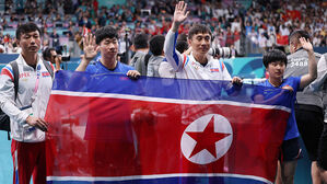 [올림픽] 은메달 거머쥔 북한 탁구 혼합복식조 "다음엔 금메달"