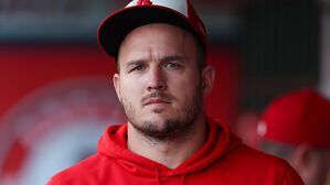 MLB 에인절스 간판스타 트라우트, 무릎 수술로 올 시즌 끝