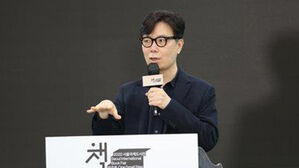 "가끔 달아나는 것도 방법" 김영하 표절 제기에 뉴스레터 사과