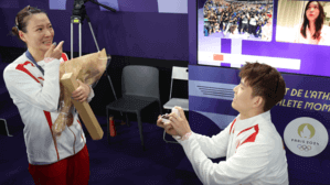 [올림픽] 금메달에 청혼도&hellip;중 배드민턴 선수 '함박웃음'