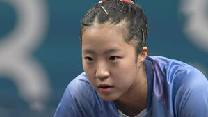 [올림픽] "신유빈 역전승 가나요!" 기대했지만&hellip;손에 땀나게 만드는 '1대 1' 무승부 (탁구 여자 단식 동메달 결정전)