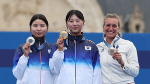 [영상] 이번에도 3관왕&hellip;'신궁' 임시현 금, 남수현 은 [스프]