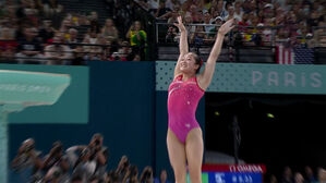 [올림픽] 난이도 올려 사뿐하게 착지&hellip;웃으며 마무리한 북한 안창옥 (체조 여자 도마 결승전)