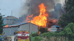 김포 공장 연료 제조 공장 화재&hellip;"연기 다량 발생"