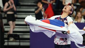 [올림픽] 배드민턴 안세영 '금빛 스매시'&hellip;사격 조영재, 은메달 수확