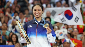 [올림픽] 22세에 대관식 안세영, 적수가 없다&hellip;4년 뒤에도 '탄탄대로'