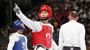 태권도 박태준, 세계 1위 젠두비 꺾고 결승행&hellip;은메달 확보