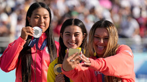 [올림픽] 2010년생 금메달리스트 나왔다&hellip;14세 호주 스케이트보드 선수