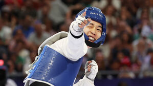 생애 첫 올림픽서 우승&hellip;박태준, 태권도 58㎏급 금메달