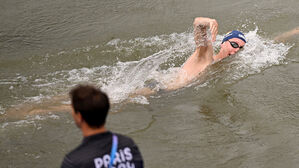 오염수에 즉효약 맞나&hellip;센강 수영 후 콜라 마시는 선수들