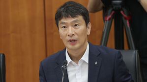 이복현 "합병 과정서 지배주주만을 위한 의사결정 계속 발생"