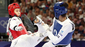 [올림픽] 태권도 김유진, '도쿄 3위' 꺾고 여자 57㎏급 8강 진출